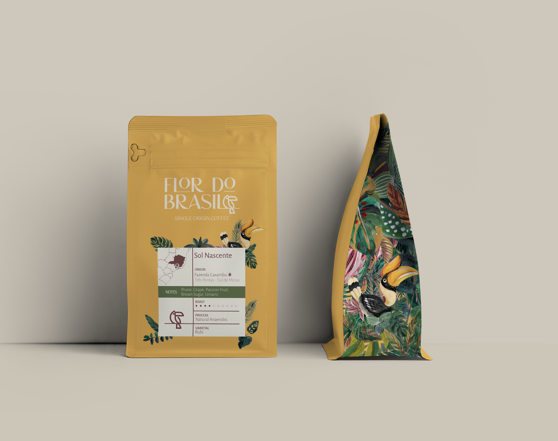 A bag of Flor do Brasil Sol Nascente specialty coffee, sourced from Fazenda Caxambu in Sul de Minas.